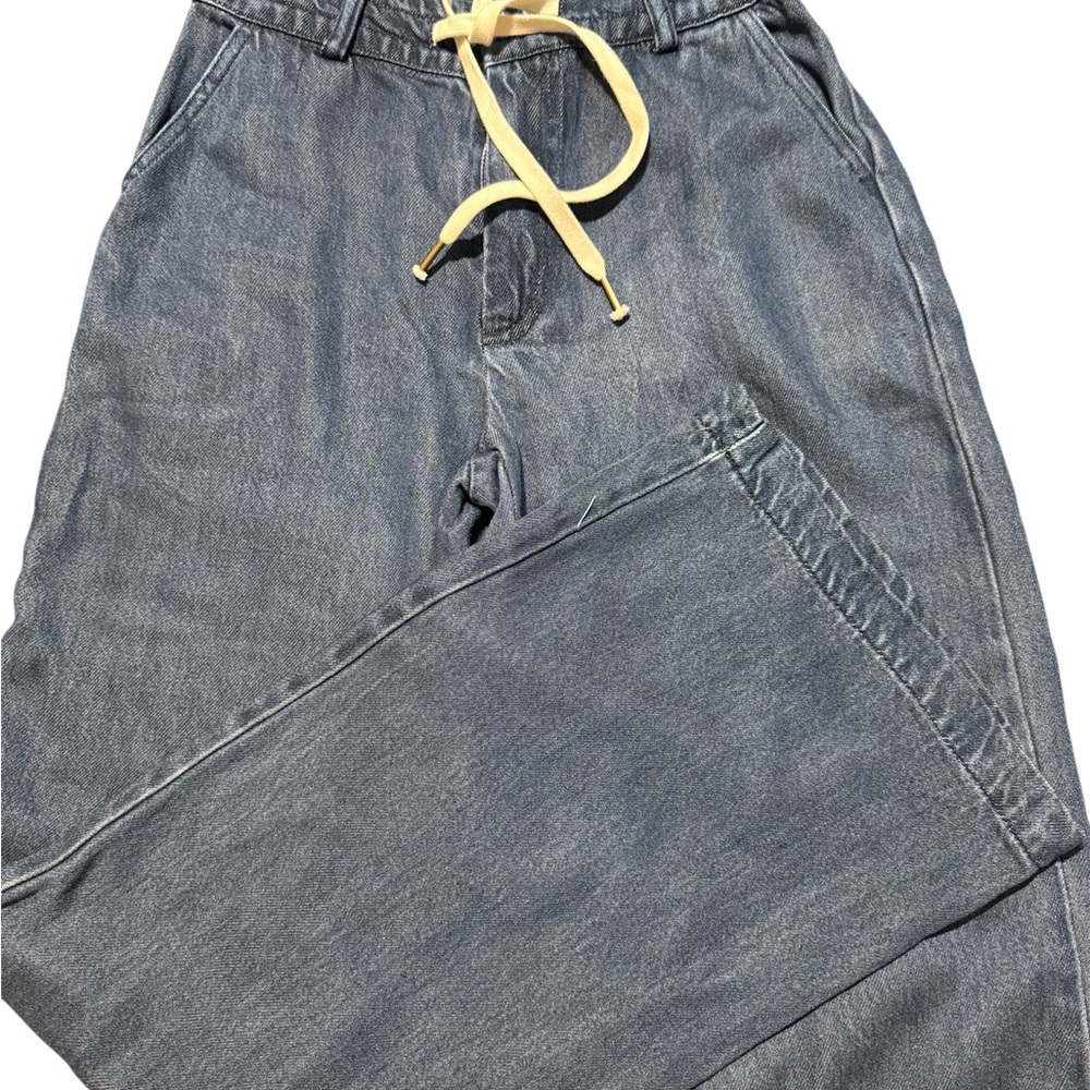 Women Jeans with Yellow Drawstring